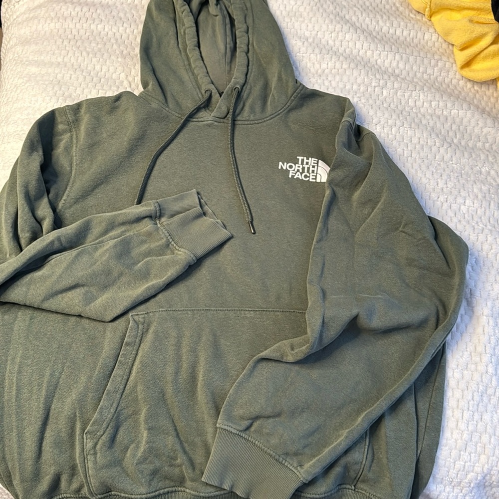 The north face hoodie with pockets, size medium